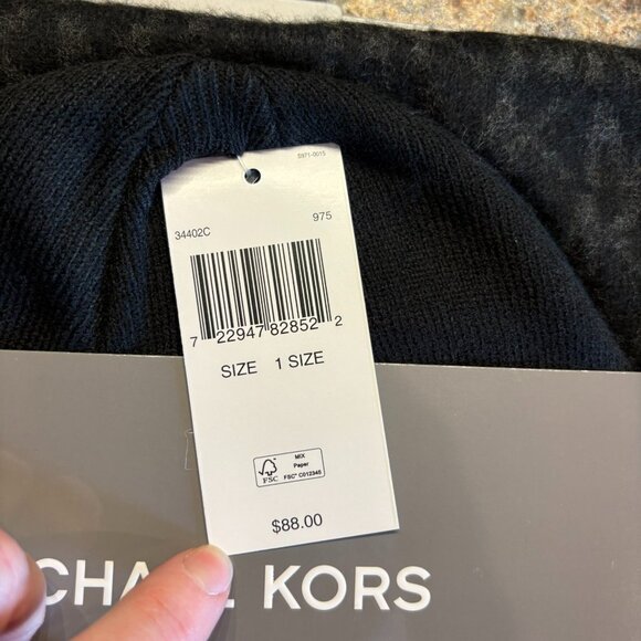 NWT Michael Kors 2 Piece Hat Scarf Set 34402C $88 One Size - Picture 4 of 8